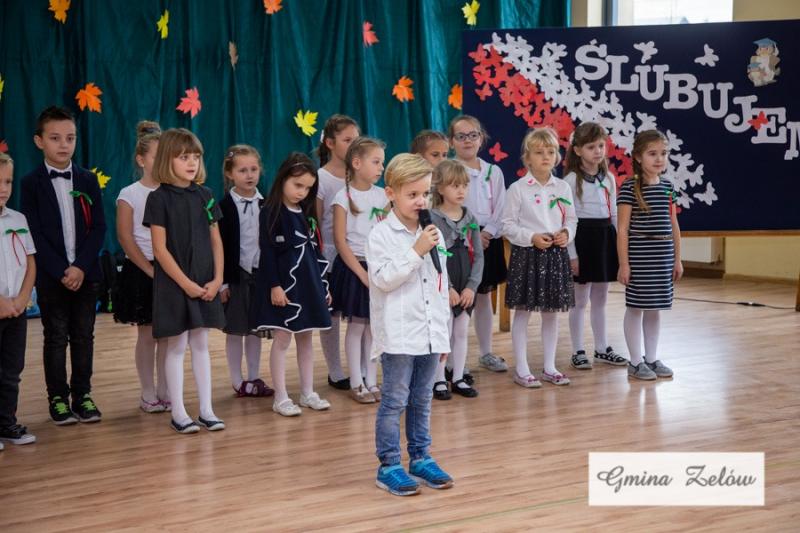ślubowanie w SP 1 w Zelowie