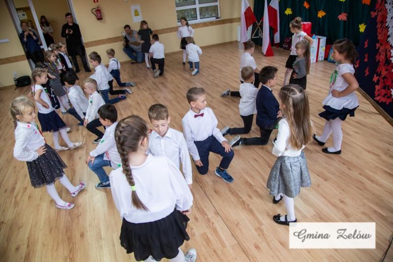 ślubowanie w SP 1 w Zelowie