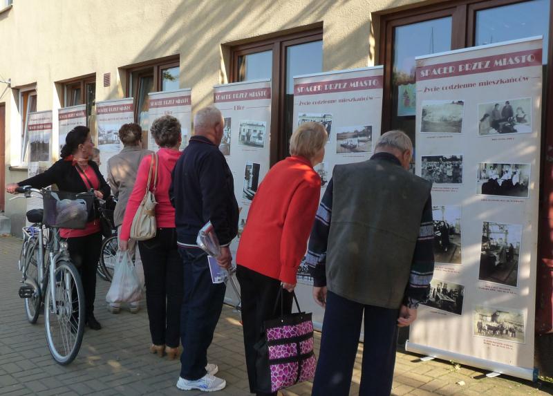 wystawa "Spacer przez miasto"