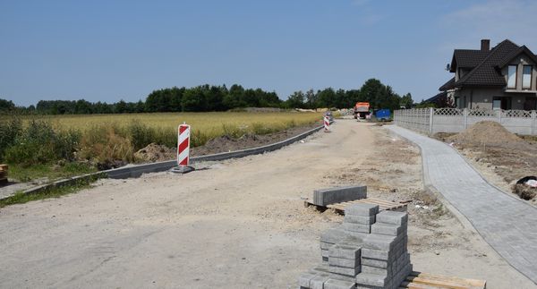 Remont ul. Królewskiej w Zelowie1